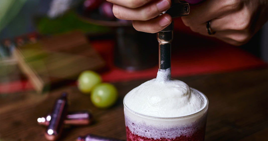 How do you use a cream charger？